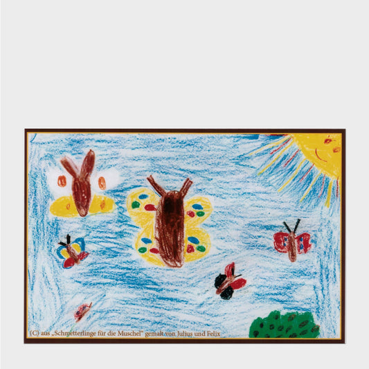 Grußkarte mit bunten Schmetterlingen gemalt von einem Kind